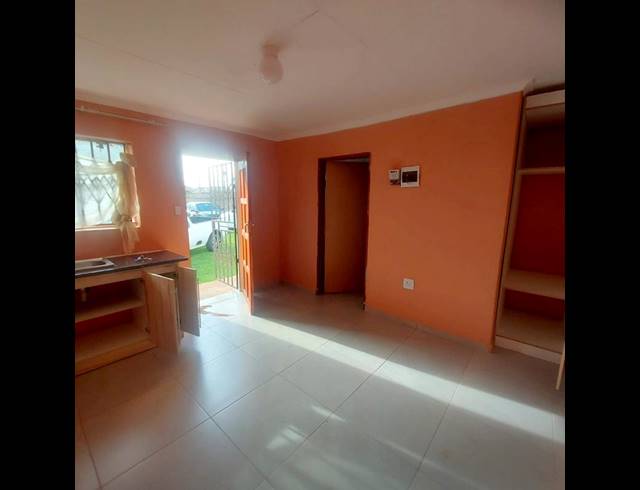 0 BEDROOM PROPERTY TO RENT IN PROTEA GLEN
